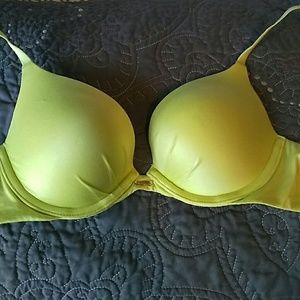 Fabulous Plunge 34B bra by Victoria's Secret