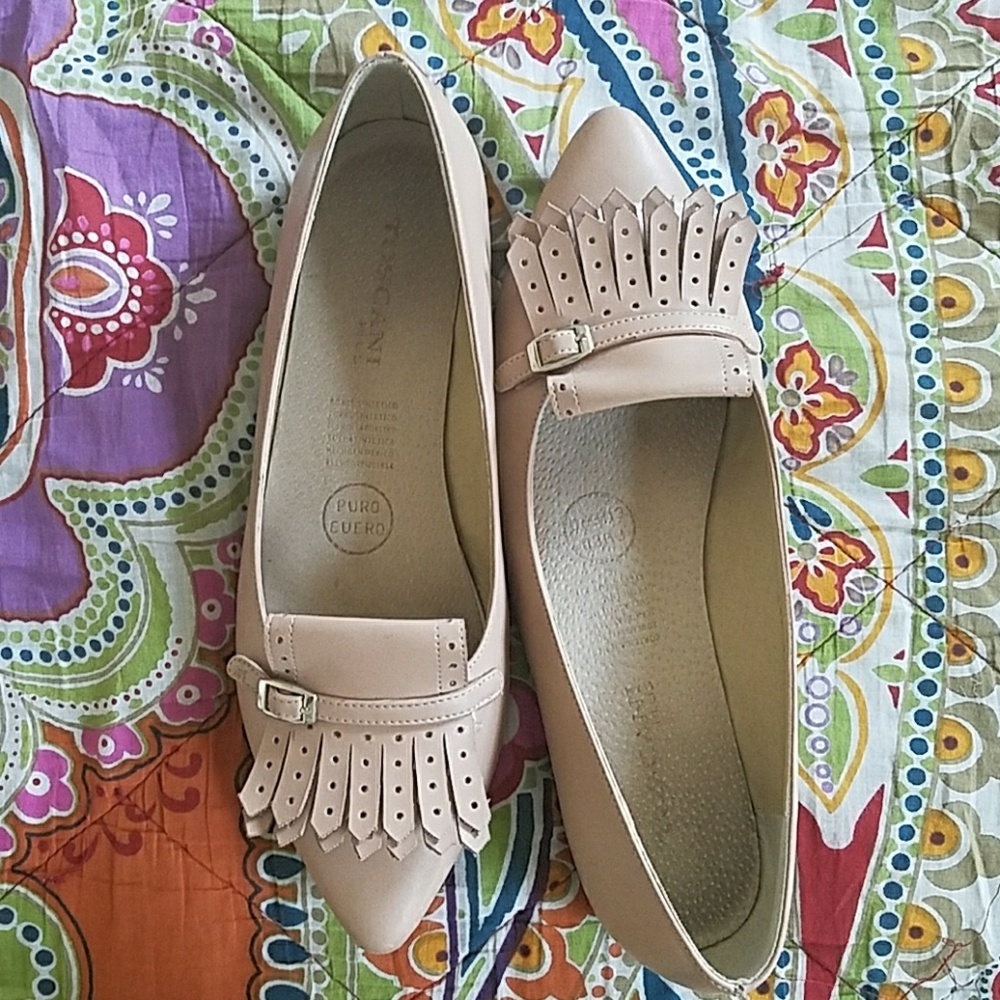 Tan flats