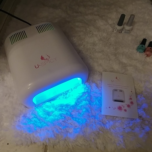 UV nail lamp with gel polish! (Bulbs like new) ✨ - Picture 2 of 3