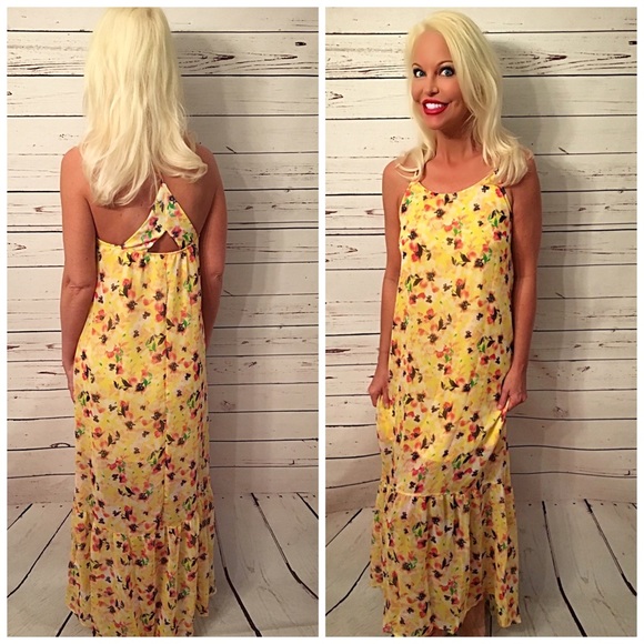 SUMMER CLEARANCE 💕Sunny yellow lined maxi dress! - Picture 2 of 4