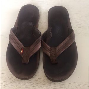 Rainbows!! Men's dark brown rainbow flip flops