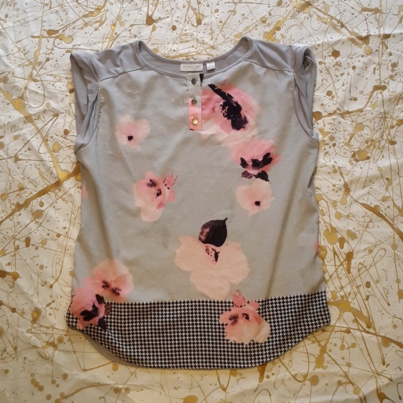 New York & Company Tops - New York &Company blouse flower and geometrical