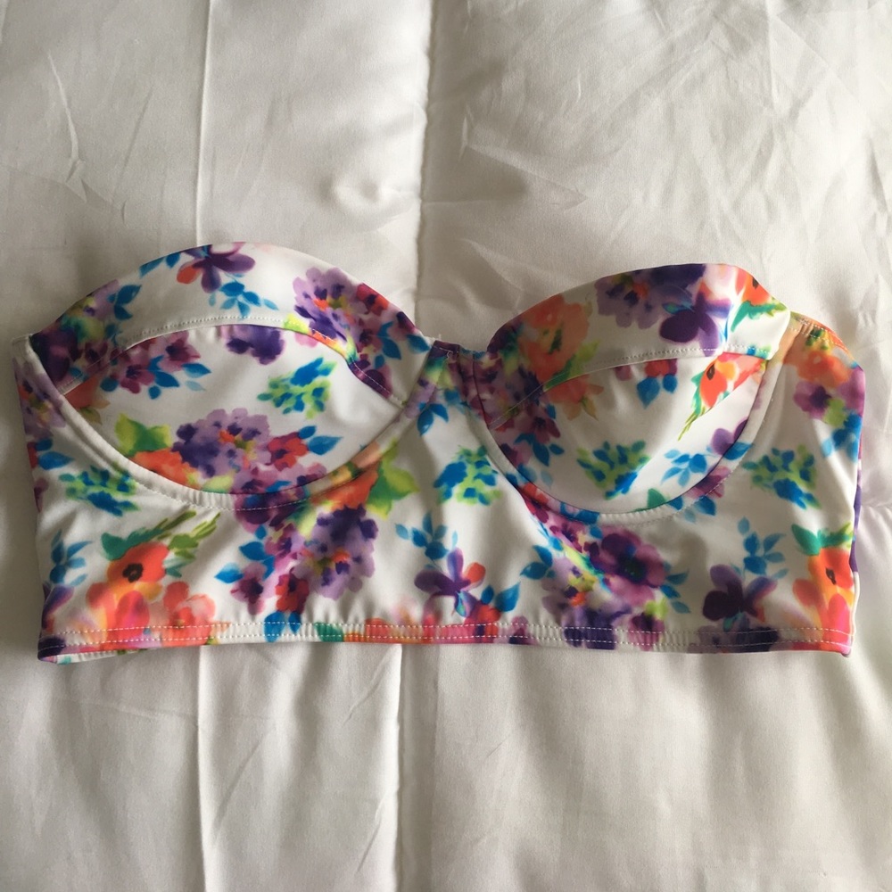 Delia's bikini top