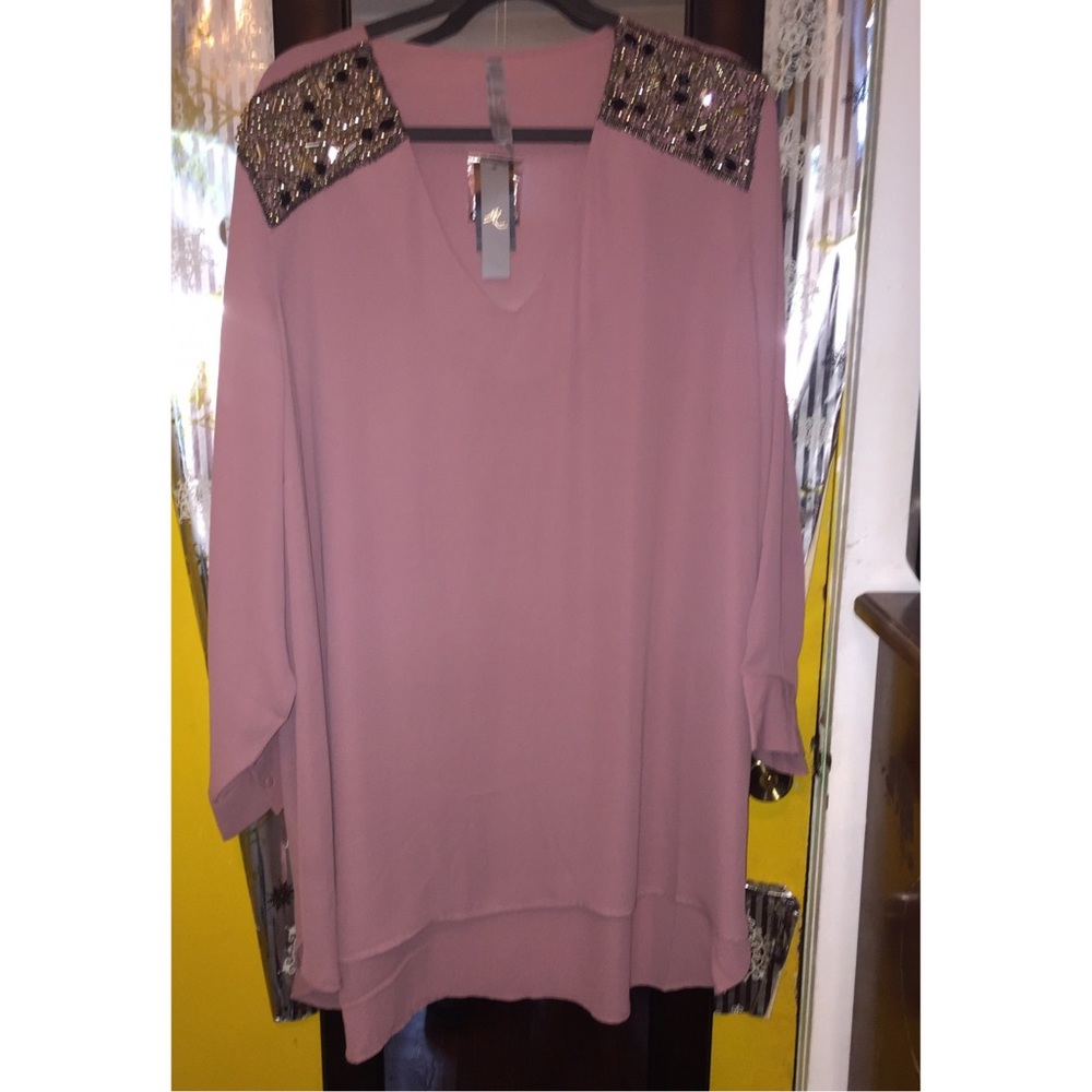 Melissa McCarthy High-low tunic