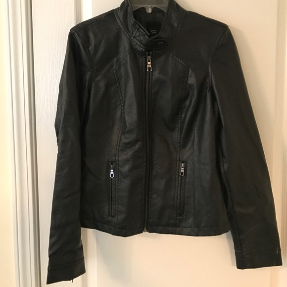 Black leather jacket - Picture 2 of 3