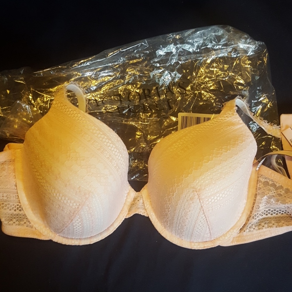Victoria's secret bra