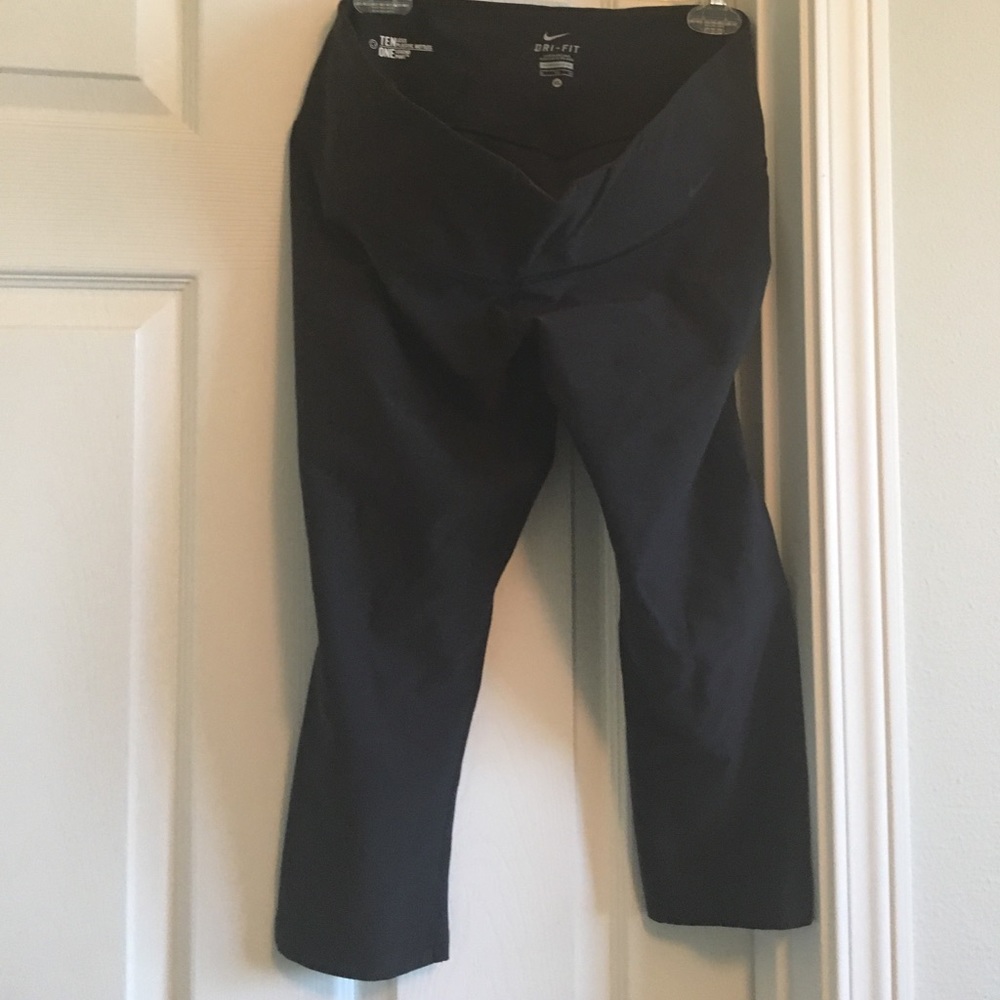 Nike cropped workout