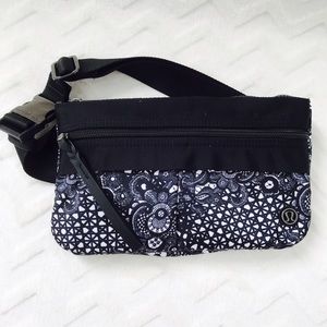 Lululemon fanny pack