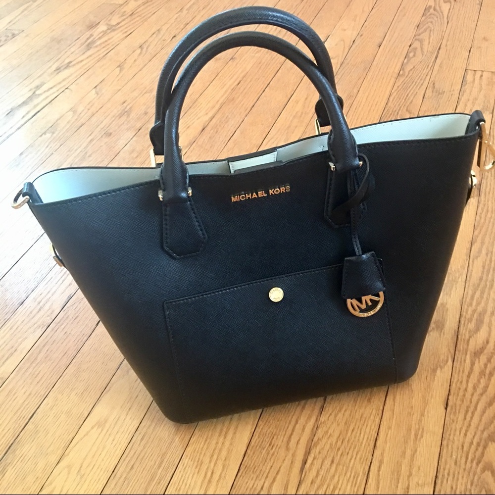 Michael Kors Greenwich Bucket Handbag 👜