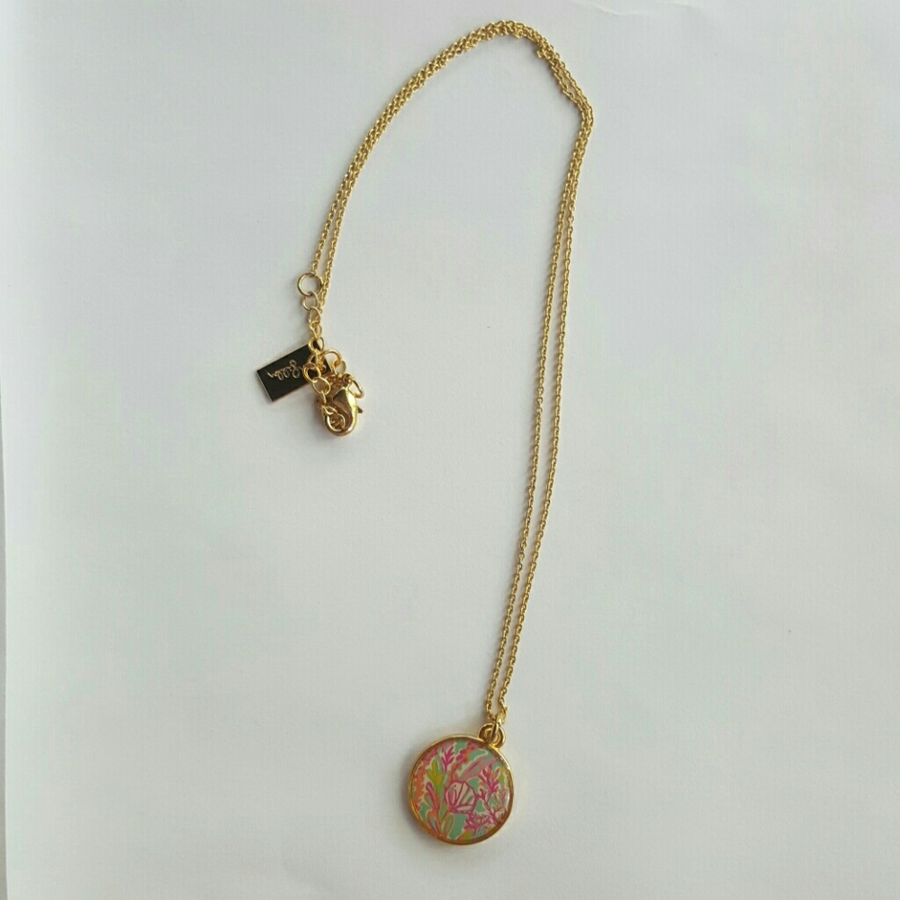 Lilly pulitzer necklace! 😍😍