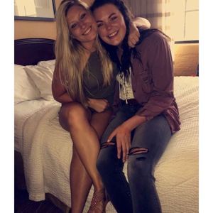 Meet your Posher, Claire