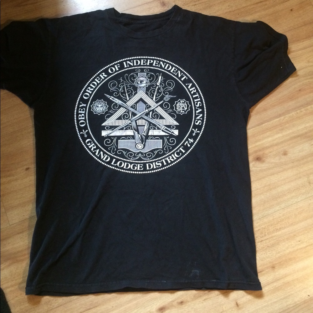 Obey tee shirt