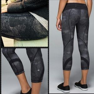 Lululemon run inspire crop sequin snake