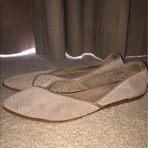 Toms Pointed Toe Flat