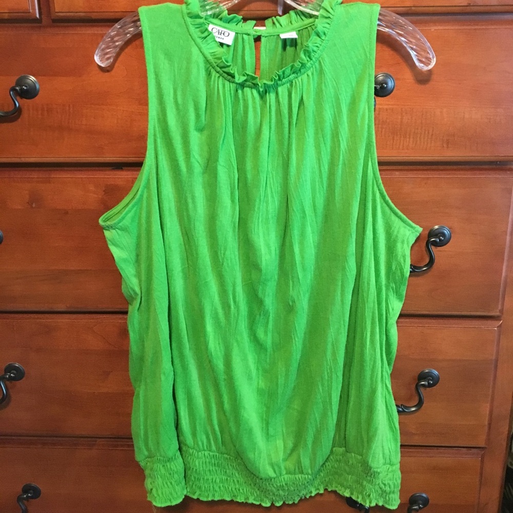 🎀Green sleeveless shirt🎀