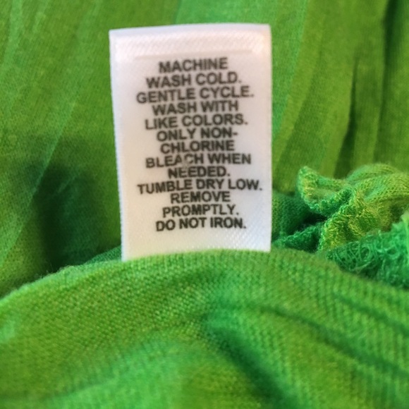 🎀Green sleeveless shirt🎀 - Picture 8 of 8