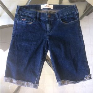 Women Hollister short.