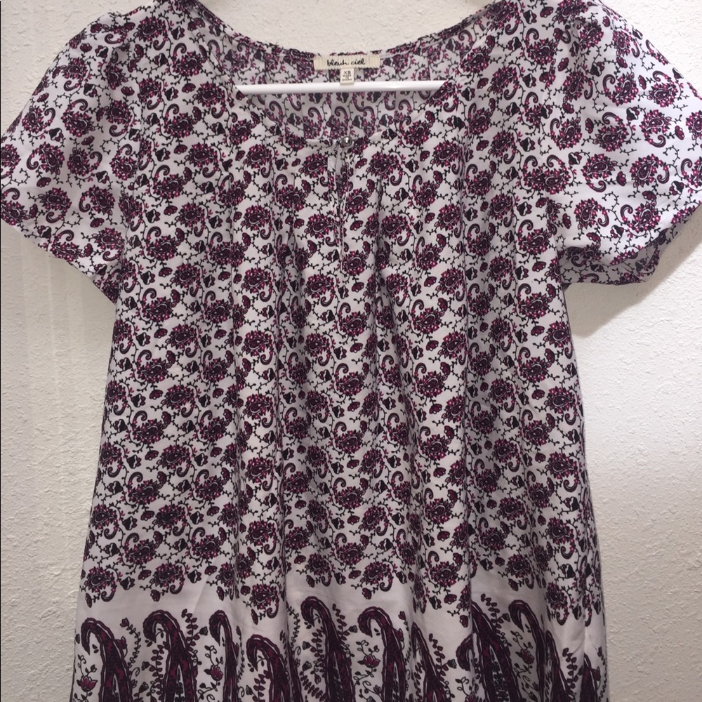 Cute blouse!