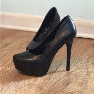 Jessica Simpson Women's Waleo Platform Pump