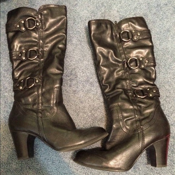 Heeled black boots Size 8 1/2 - Picture 1 of 2