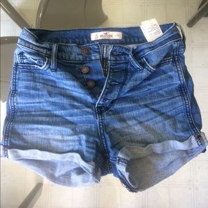 Women hollister Jean short.