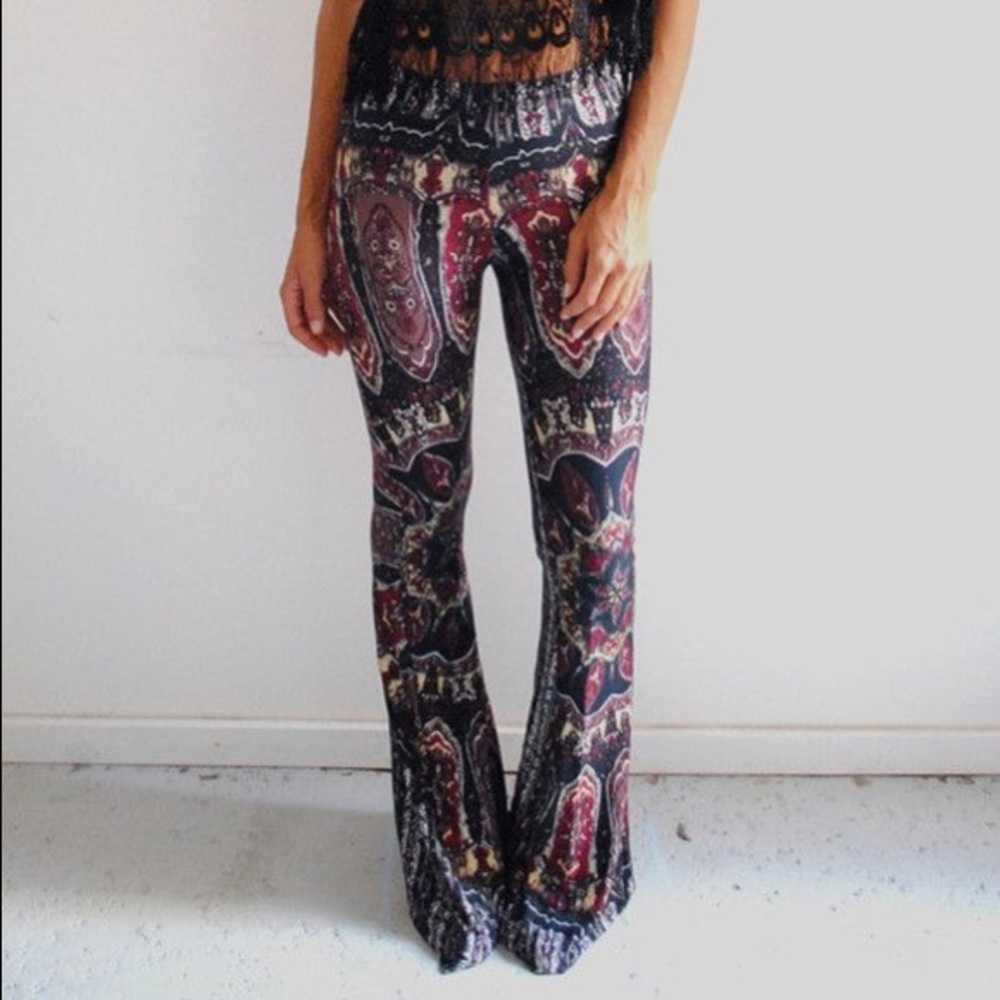 Novella Royale Janis Bells in Dark Dial