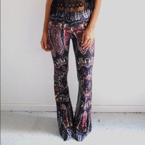 Novella Royale Janis Bells in Dark Dial