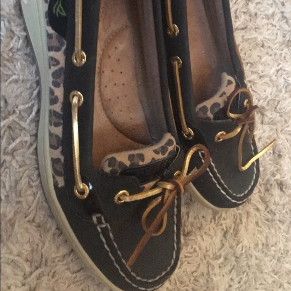 Leopard sperry