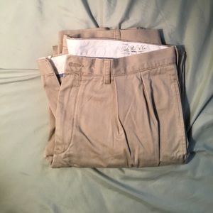 Polo Ralph Lauren khakis with pleats. Size 36/32