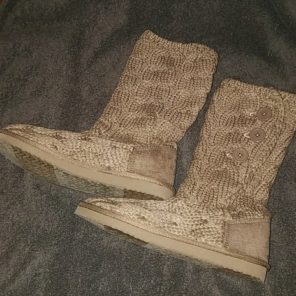 Light brown sweater boots.