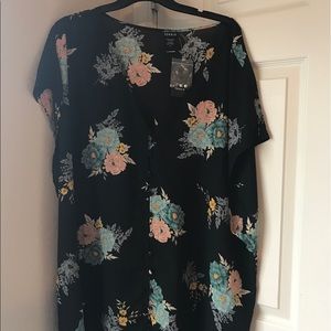 Brand New Torrid Size 4 Floral Kimono