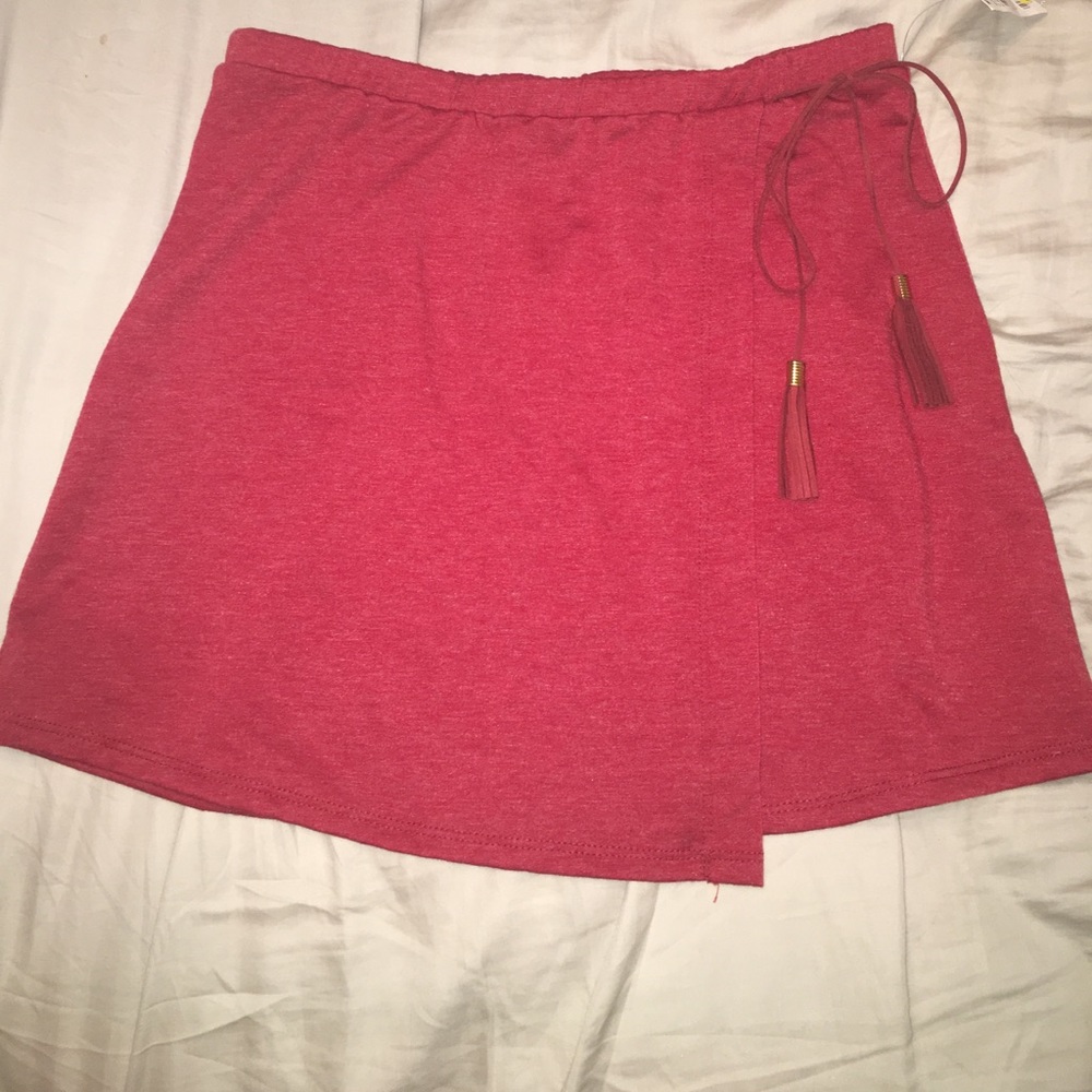 Maroon high waisted skirt