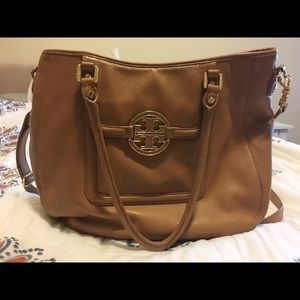 Tory Burch Amanda Hobo Bag in Tan: One Size