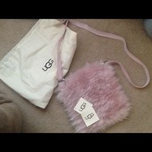 UGG pocket messenger