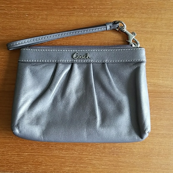 Coach Handbags - Coach wristlet