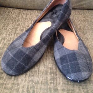 Gray plaid Born kitten heel