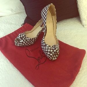 💥Flash Sale💥 Christian Louboutin Retro Heels