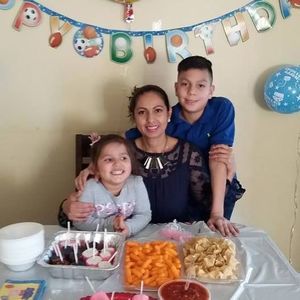 Meet your Posher, Lesly