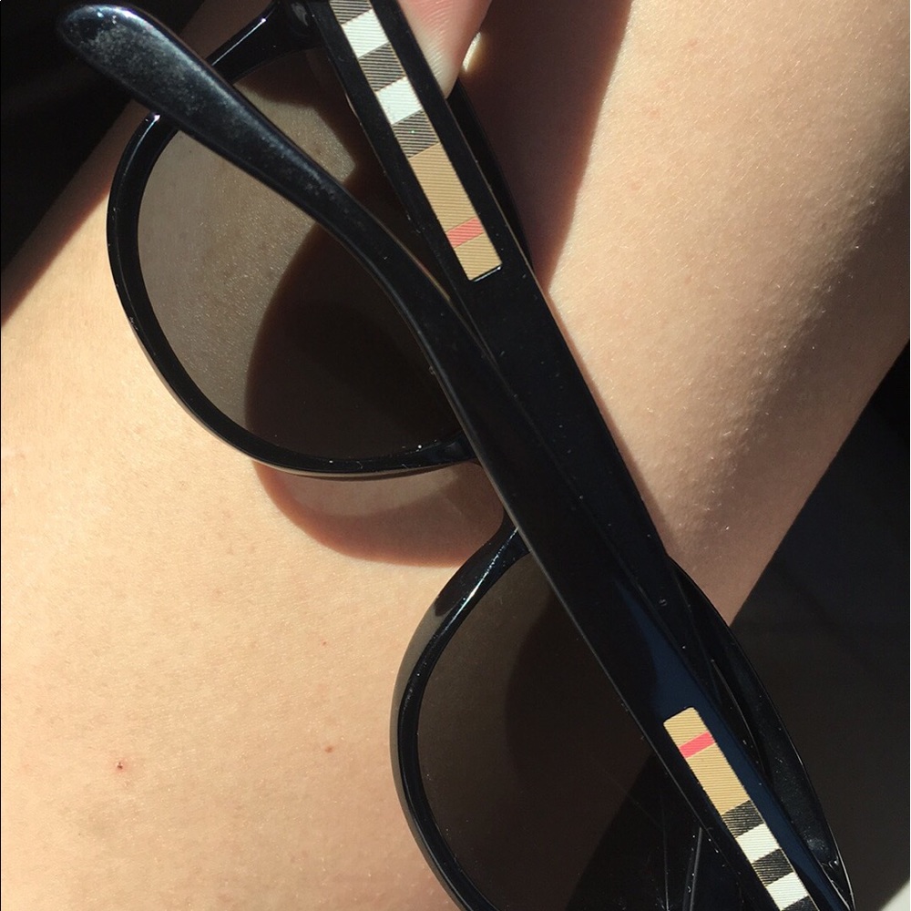 Burberry 4132 sunglasses, black, polarized