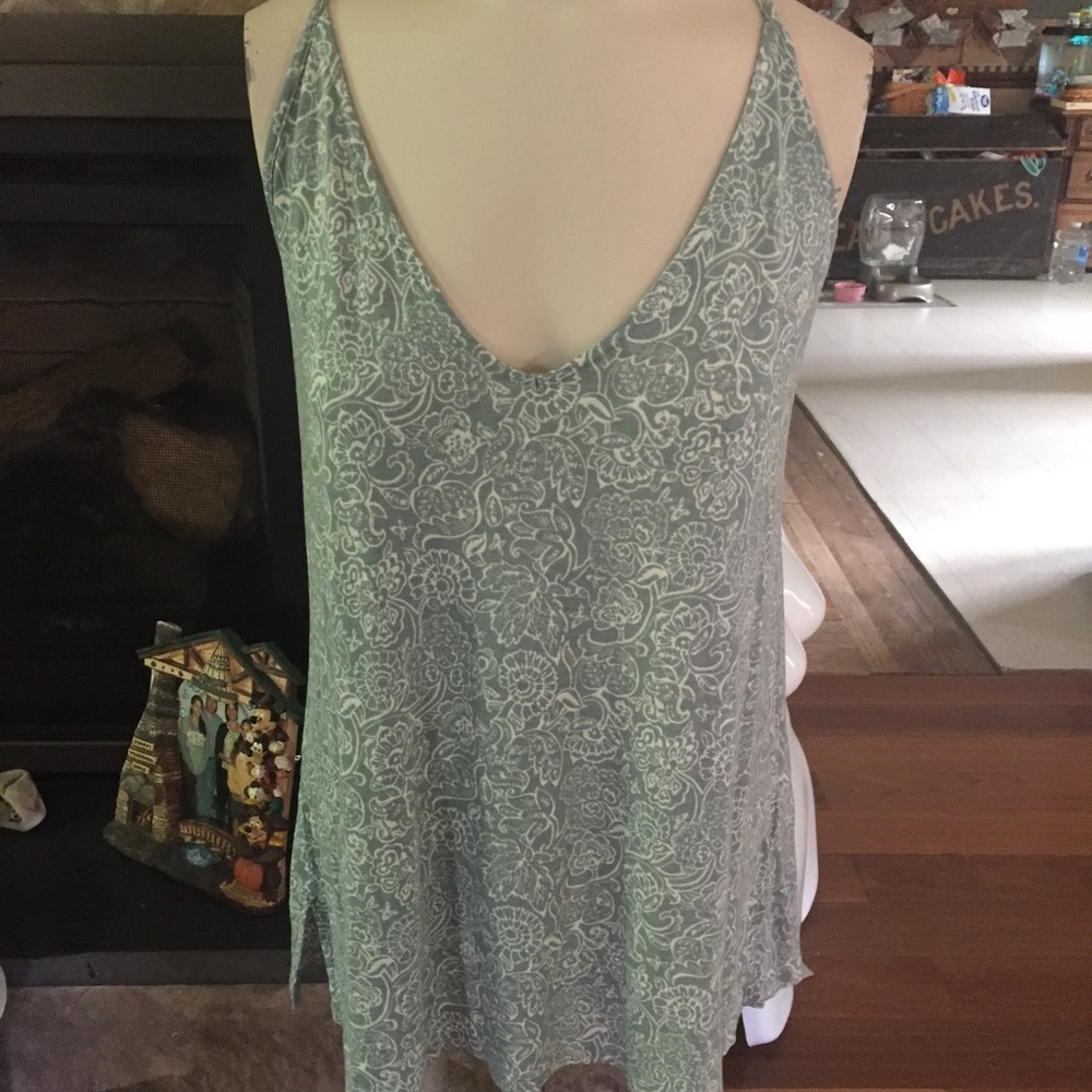 super cute flowy top