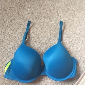 PINK campus lightly lined bra