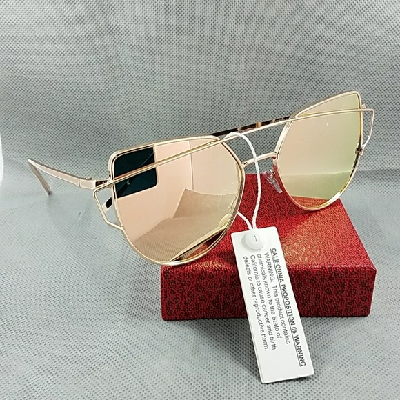 Accessories - TRENDY CAT STYLE  MIRROR WOMAN SUNGLASSES 
Very hi