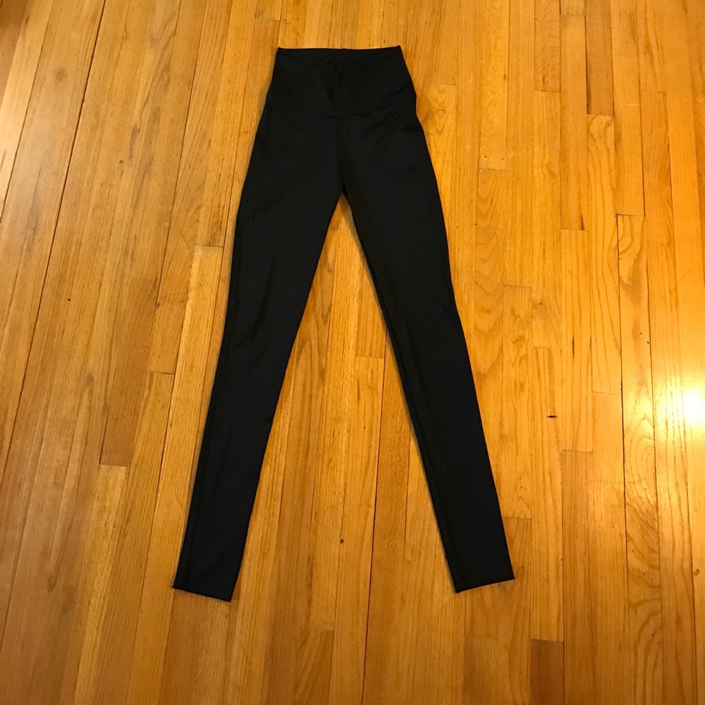 High waisted black spandex leggings