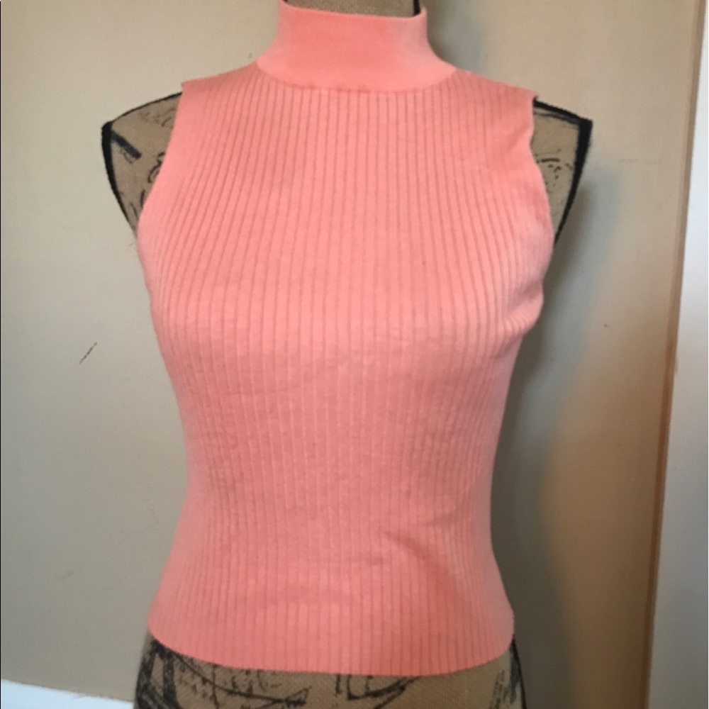 🚨Coral crop top