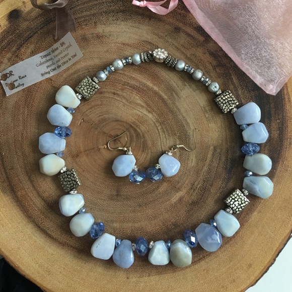 NWT, Calcedone, faceted Crystal, pearl and Pewter - Picture 1 of 8