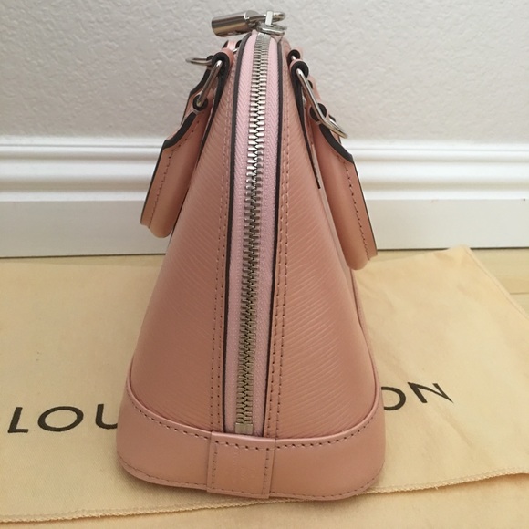 ❌SOLD❌ Authentic Louis Vuitton Alma BB! - Picture 4 of 8