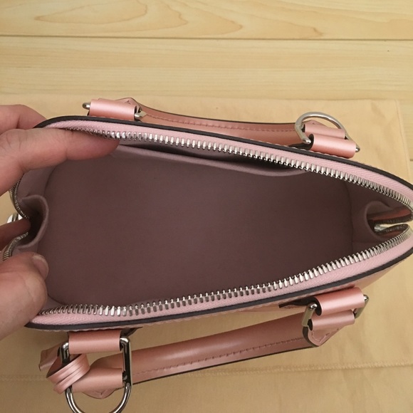 ❌SOLD❌ Authentic Louis Vuitton Alma BB! - Picture 6 of 8