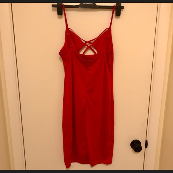☀️NWT red sexy strappy midi dress - Picture 3 of 3