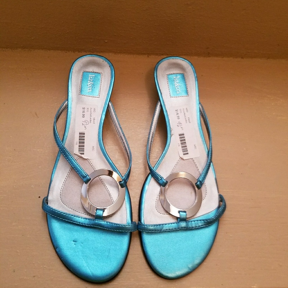 Liz & Co. Teal shoes silver decor 1" heels unworn!