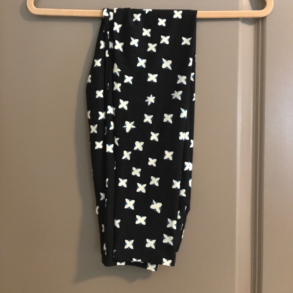 ❌SOLD❌: NWOT LuLaRoe Ivory "X" Leggings Size O/S